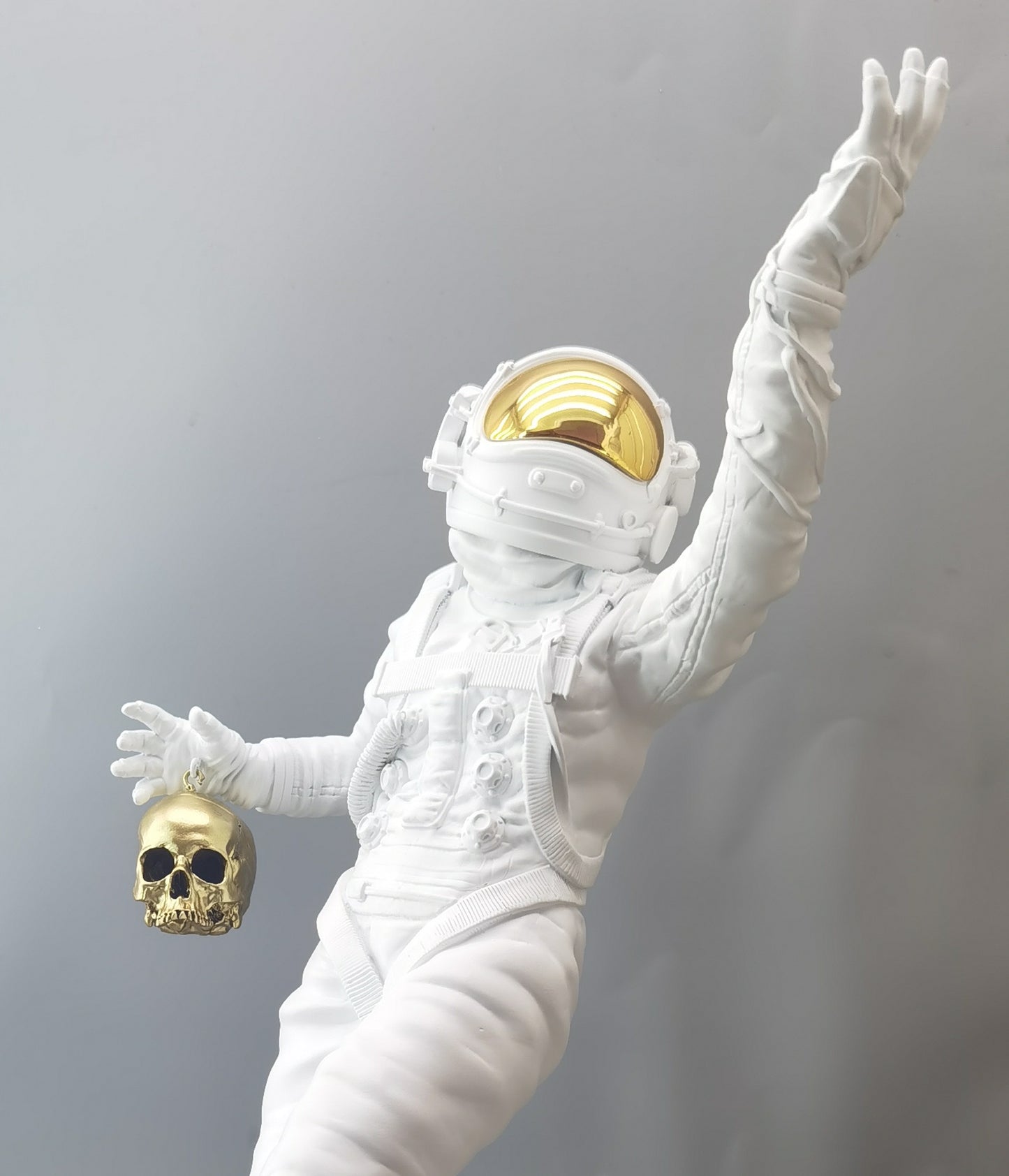 FOUNDATION Sculpture ホワイト/ゴールド カラーウェイ