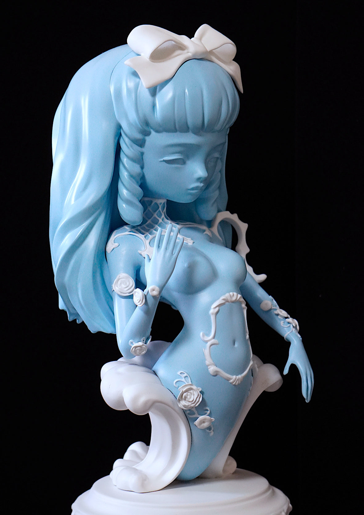 La Dauphine Sculpture Blue/White