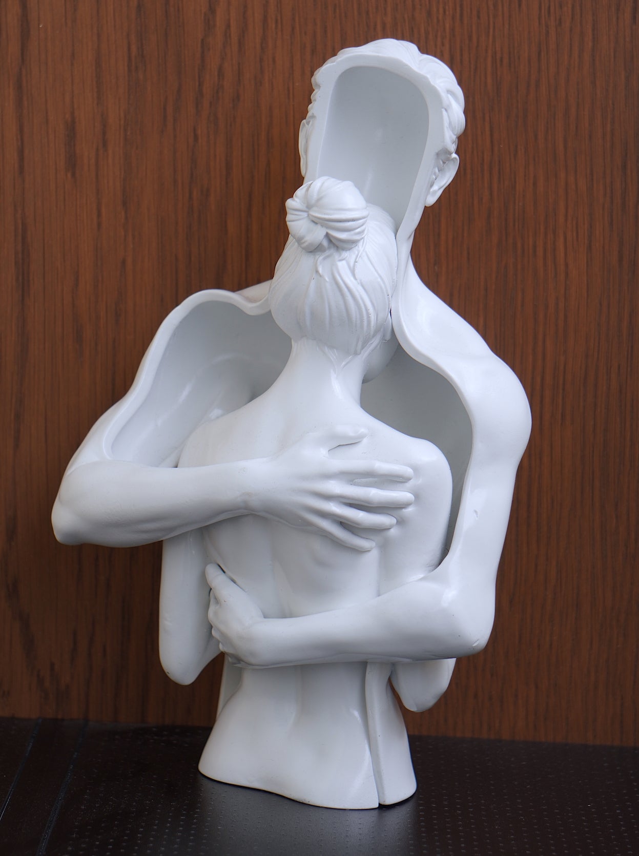 Shelter Sculpture White edition. Thorns Structure optional