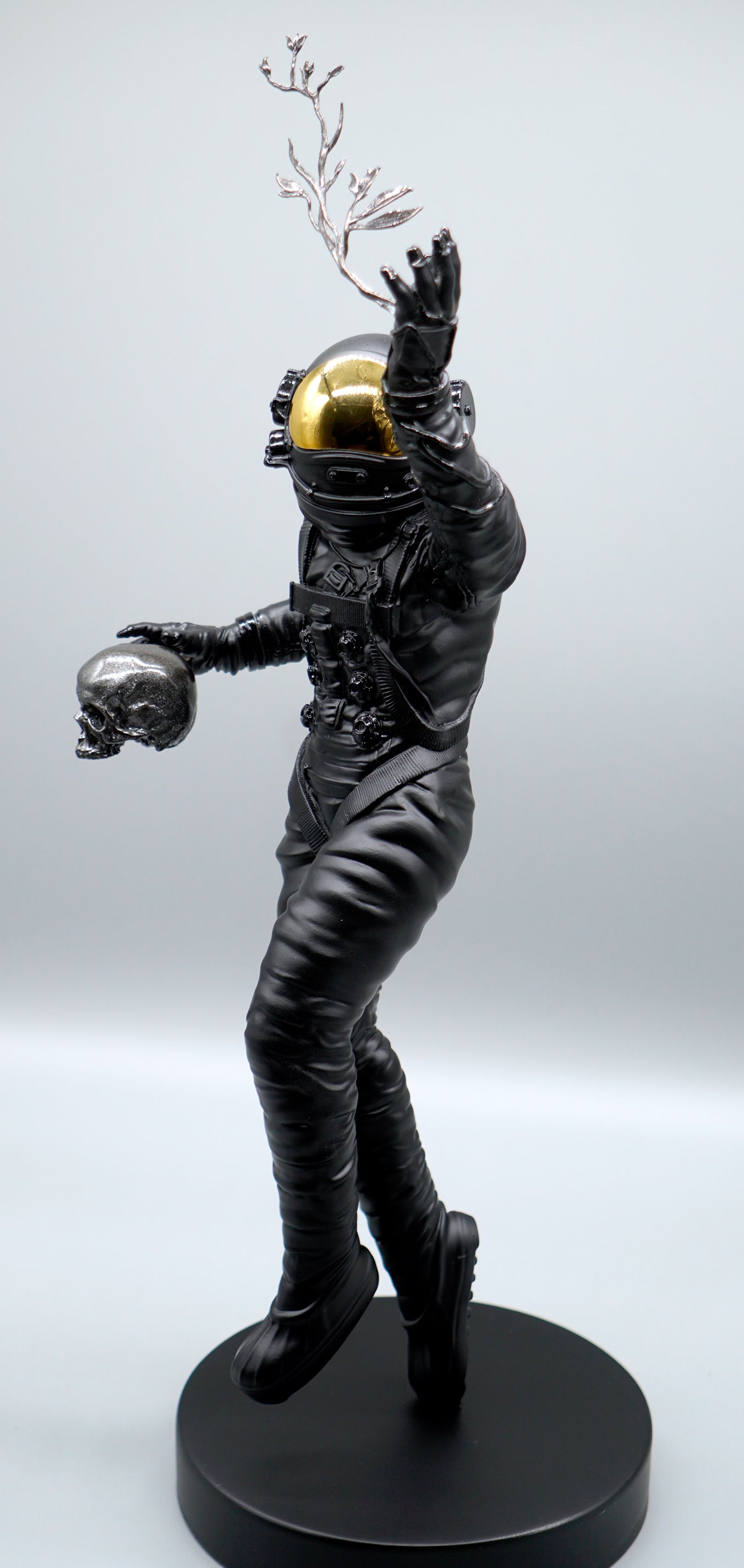 FOUNDATION Sculpture ブラック/ゴールド カラーウェイ