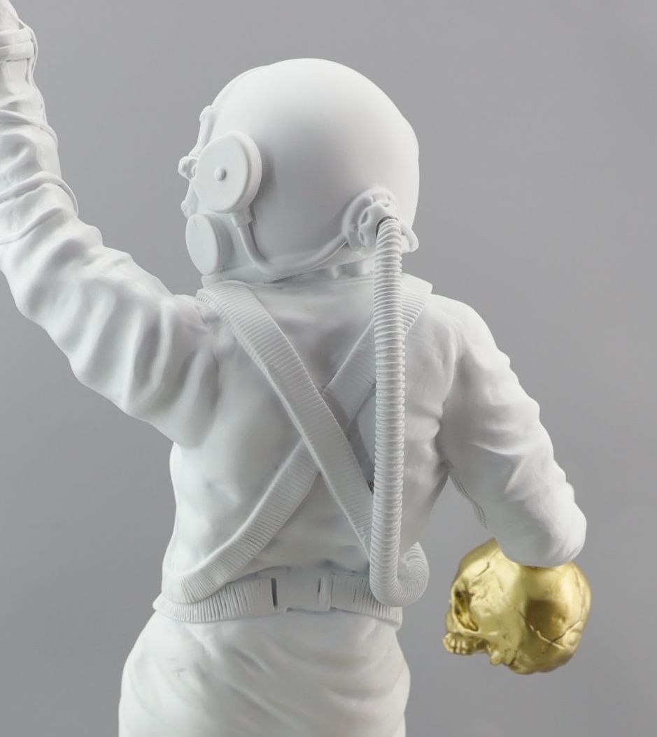 FOUNDATION Sculpture ホワイト/ゴールド カラーウェイ