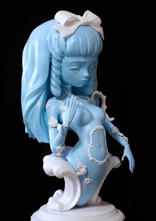 La Dauphine Sculpture Blue/White