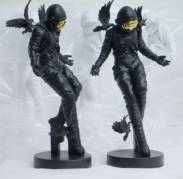 Wilderness Sculpture Black/Gold Colorway