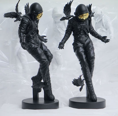 Wilderness Sculpture Black/Gold Colorway