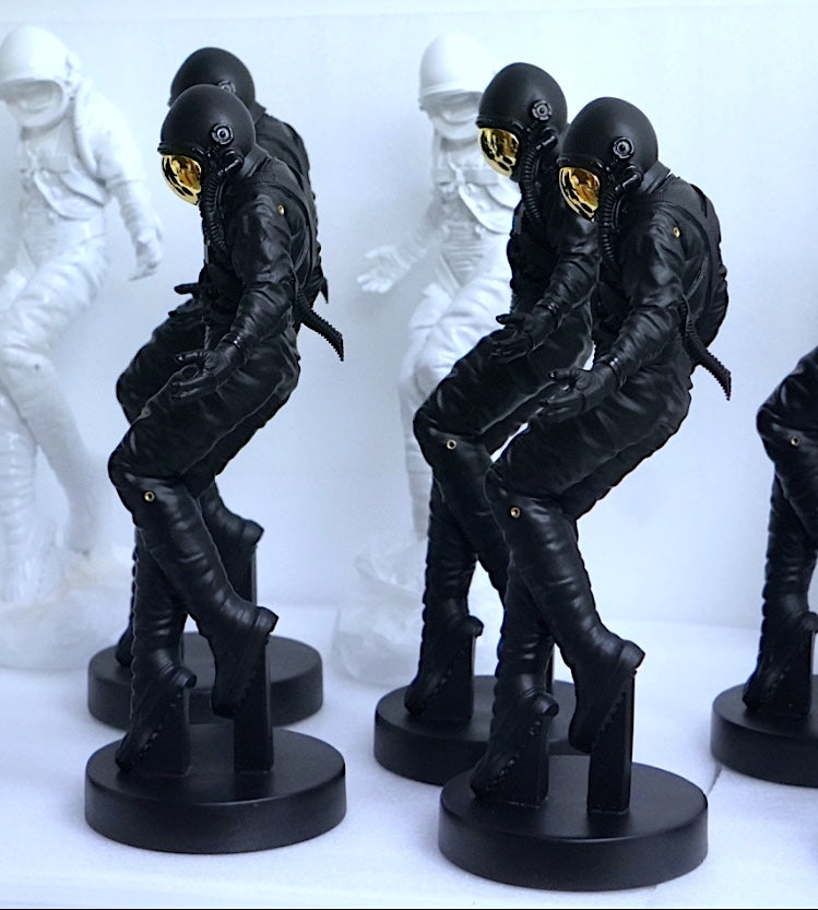 Wilderness Sculpture Black/Gold Colorway