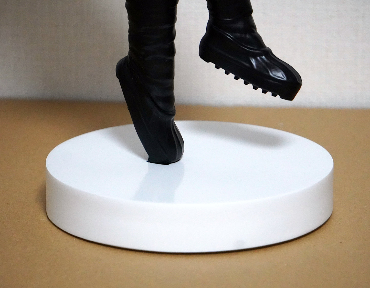 FOUNDATION Sculpture ホワイト/ゴールド カラーウェイ