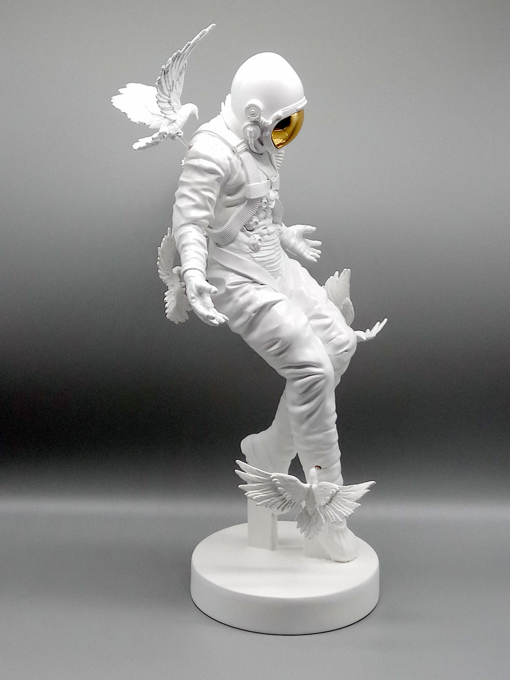 Wilderness Sculpture White/Gold Colorway